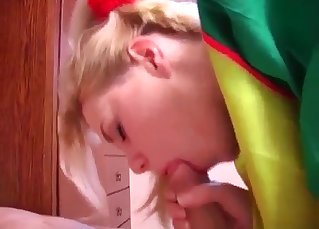 Skinny sis sucks in doggy style pose